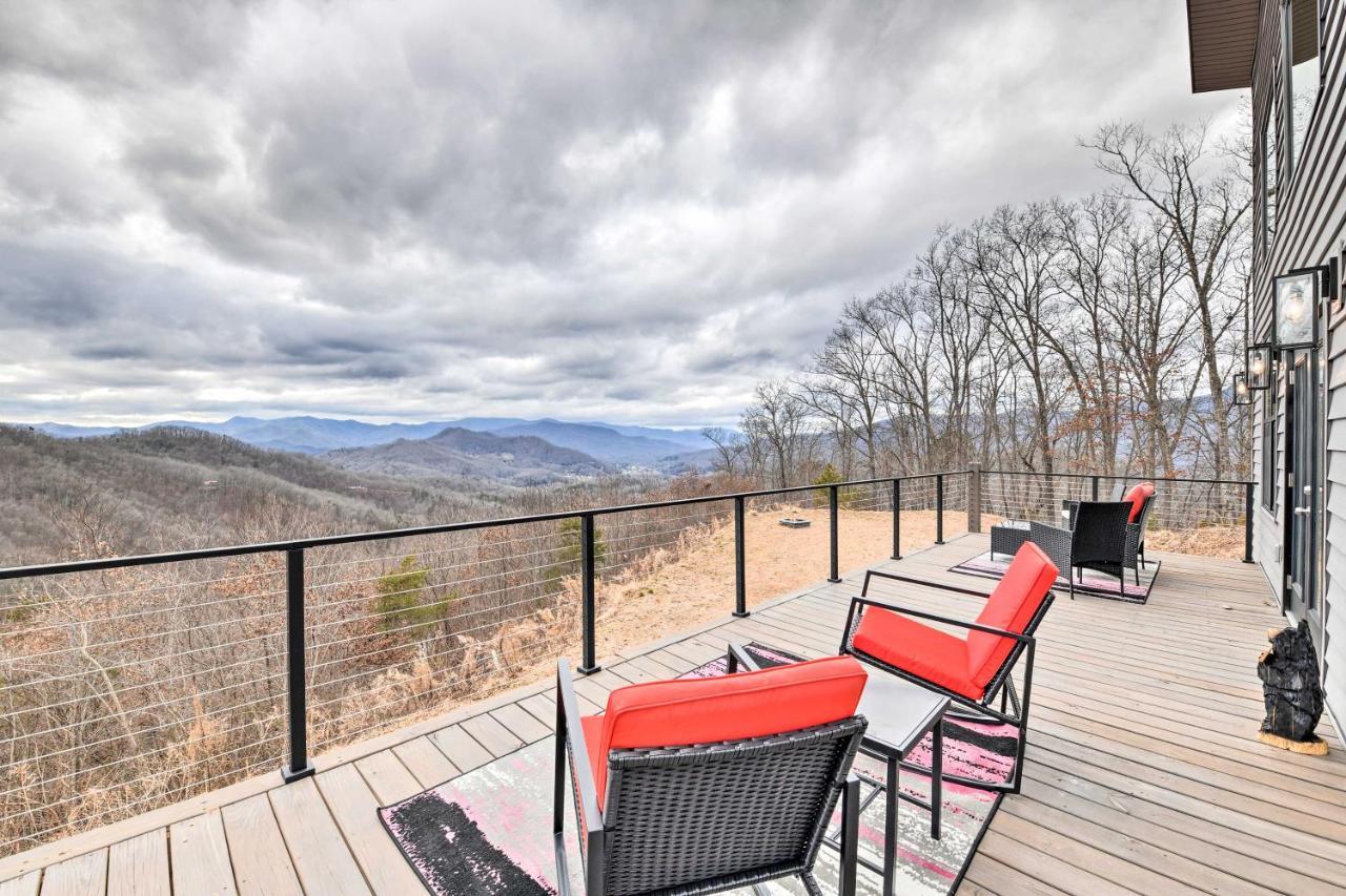 Scenic Hillside Cabin In Sylva With Hot Tub And Views! Exterior photo