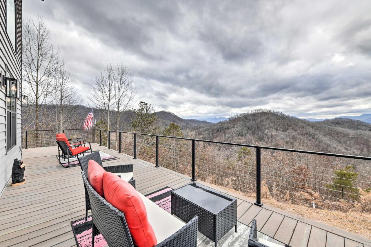Scenic Hillside Cabin In Sylva With Hot Tub And Views! Exterior photo