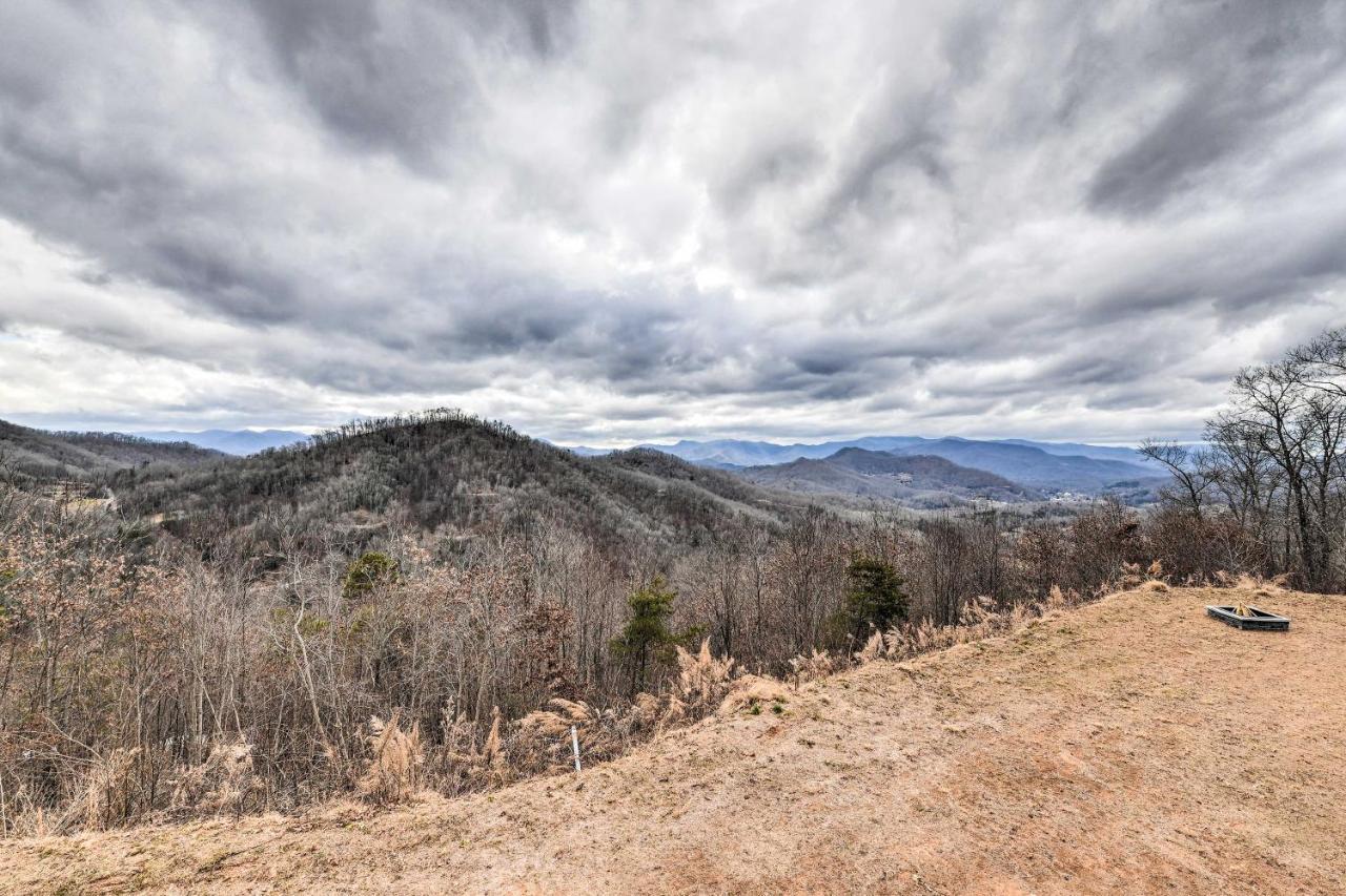 Scenic Hillside Cabin In Sylva With Hot Tub And Views! Exterior photo