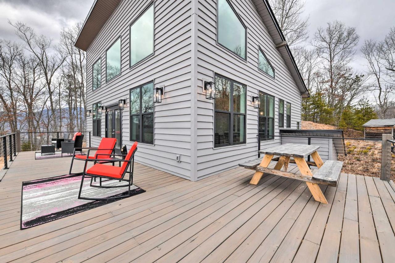 Scenic Hillside Cabin In Sylva With Hot Tub And Views! Exterior photo