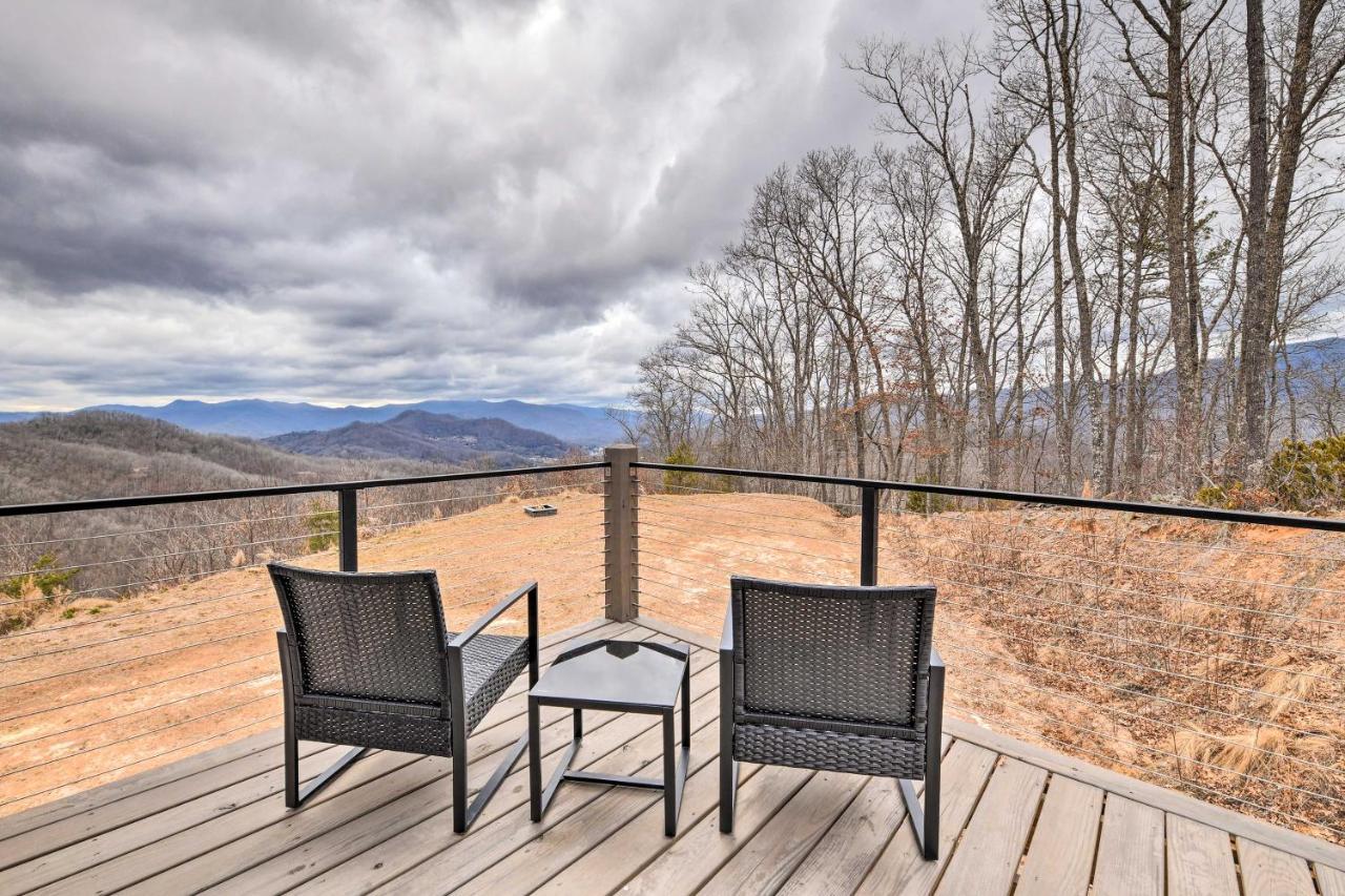 Scenic Hillside Cabin In Sylva With Hot Tub And Views! Exterior photo